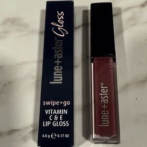 Lune+Aster Swipe+Go Vitamin C&E Lip Gloss Shade Activist Non-Sticky Shine